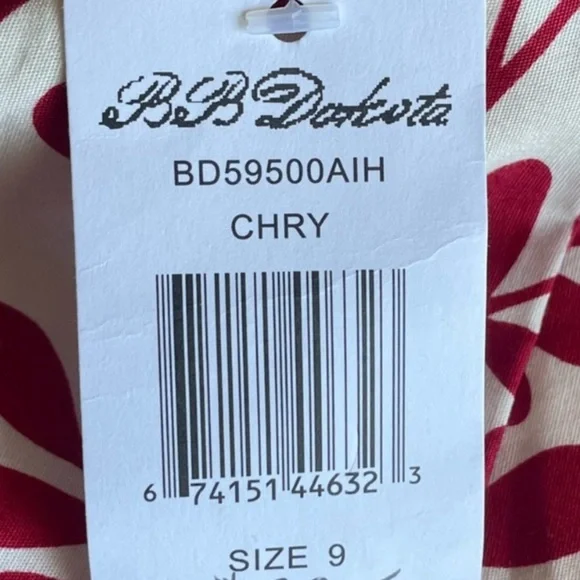 NEW BB Dakota Skirt Juniors 9 White Red Cherry Cherries Mini Pleated Flare Lined - Picture 9 of 11